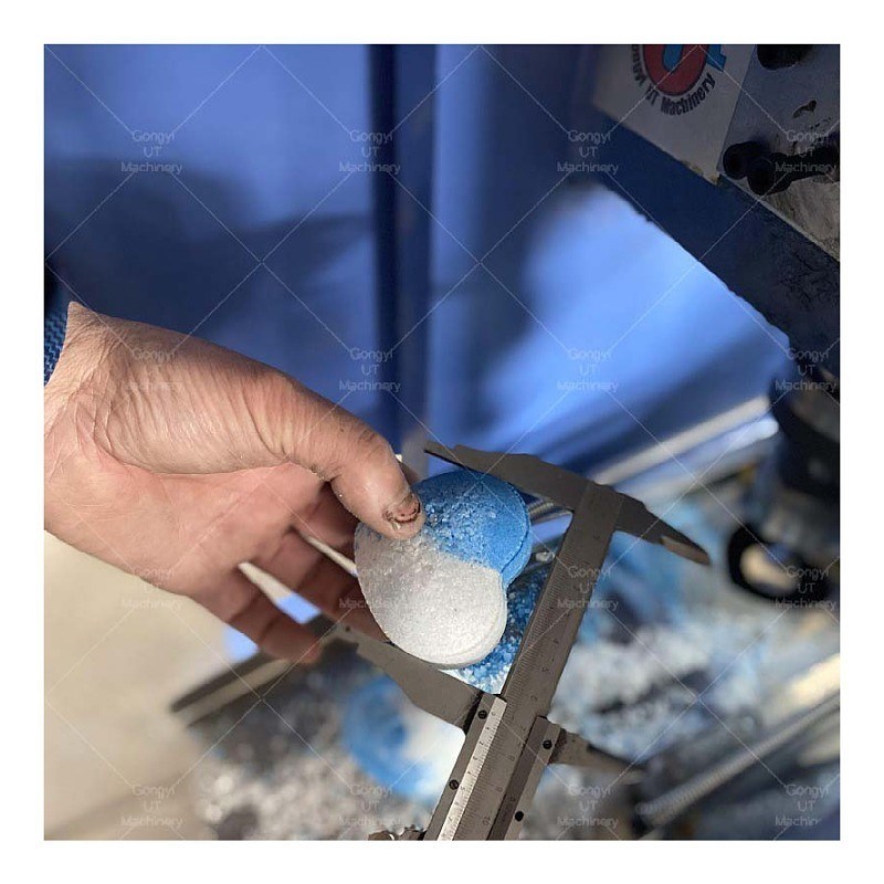 60 mm Industrie-Full-Automatische Kleine 70 mm Badebomben Pressmaschine für Hotels Gewicht 55 kg