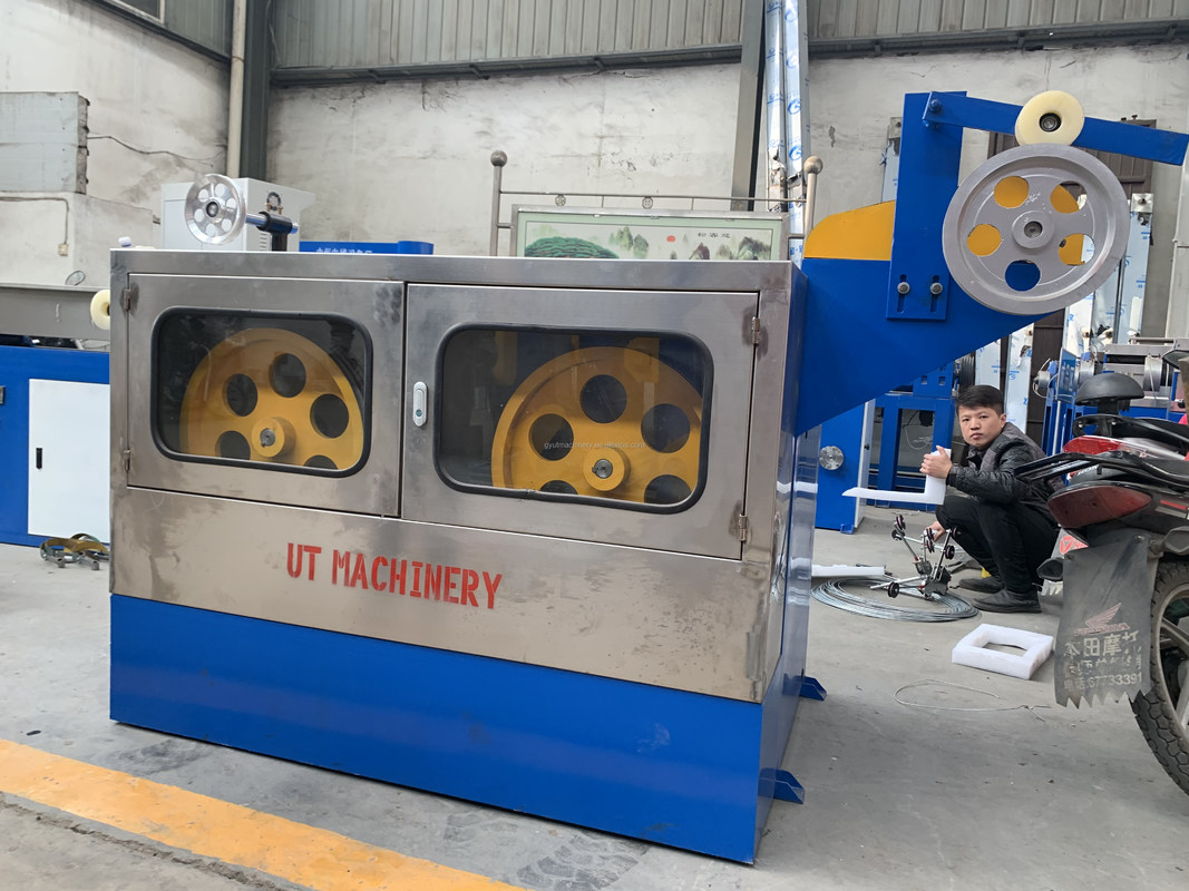 Internationale Standardsteuerungskasse Rot-Stromkabel-Extruder für Drahtkabelproduktion