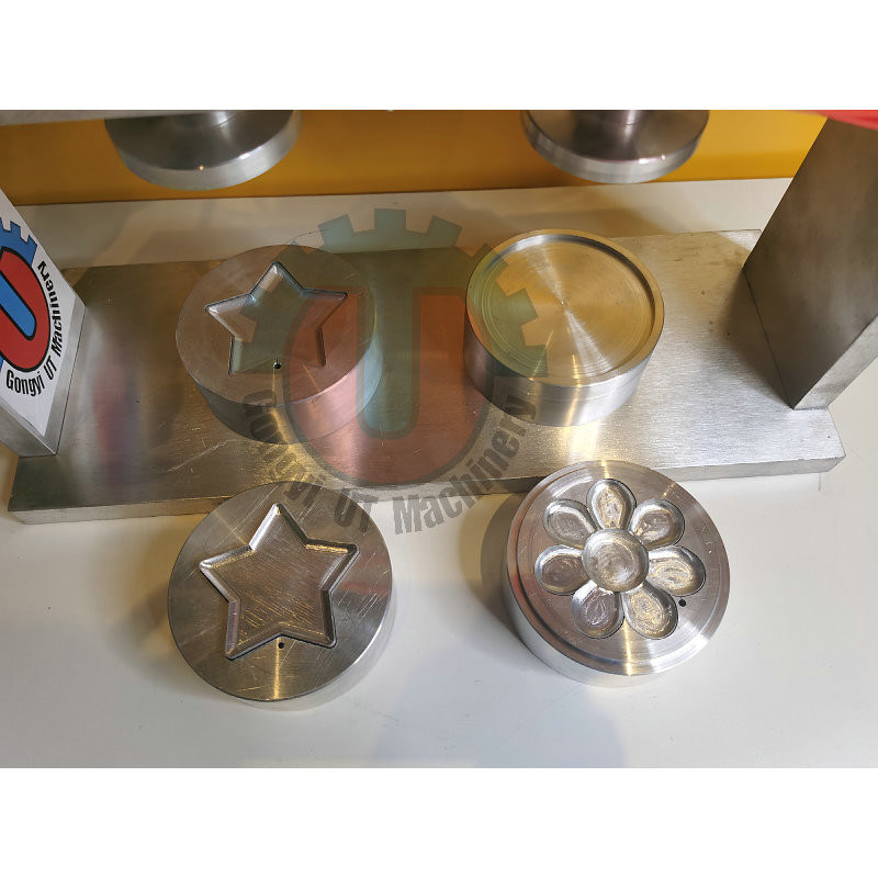 Einfache Bedienung Badebombe Salzkugel Manuelle Druckmaschine für kleine Schrumpfwickel