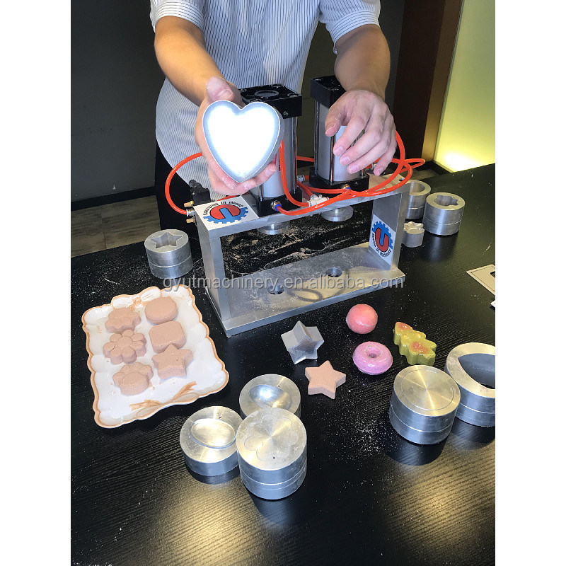 Maschine zur Herstellung von Badebombenkugeln 65 mm Metallhalbsphäre mit gerollter Kante Blasenbadeform