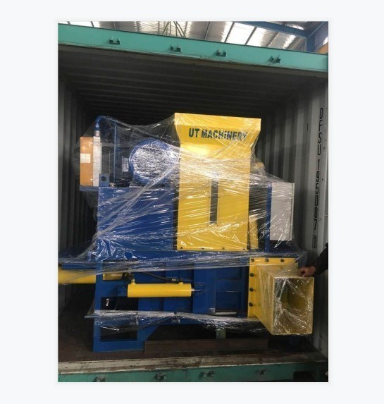 Elektrofahrzeug mit Traktoranschluss