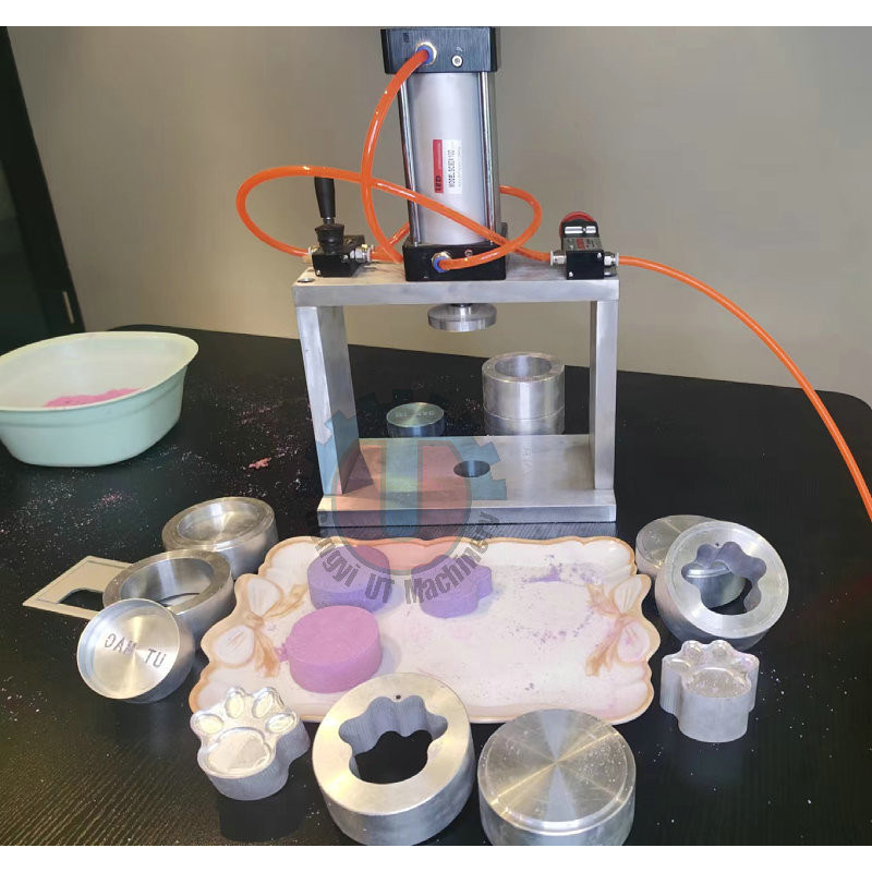 Industrieprofessionelle kleine 2-Kolben-Badbombenherstellungsmaschine für schnelle Produktion