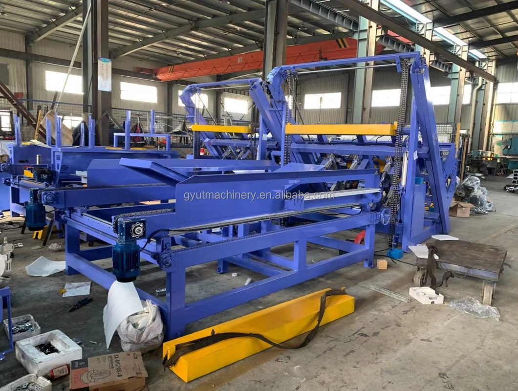 Maschine zur Herstellung von Palettenbeinen aus Druckholz