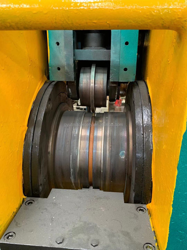 Verwendete Aluminium-Flachdraht-Extrusionsmaschinen für die Kupfer-/Aluminium-Strahlerzeugung