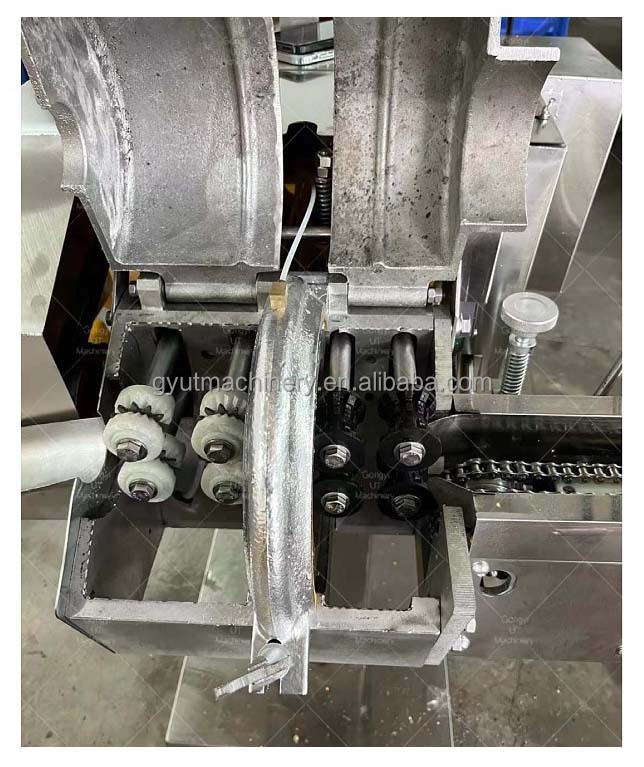 Maschine zur Träherung von Schwarzem Mais mit Förderband für glatte Ergebnisse bei der Schälung von Süßmais