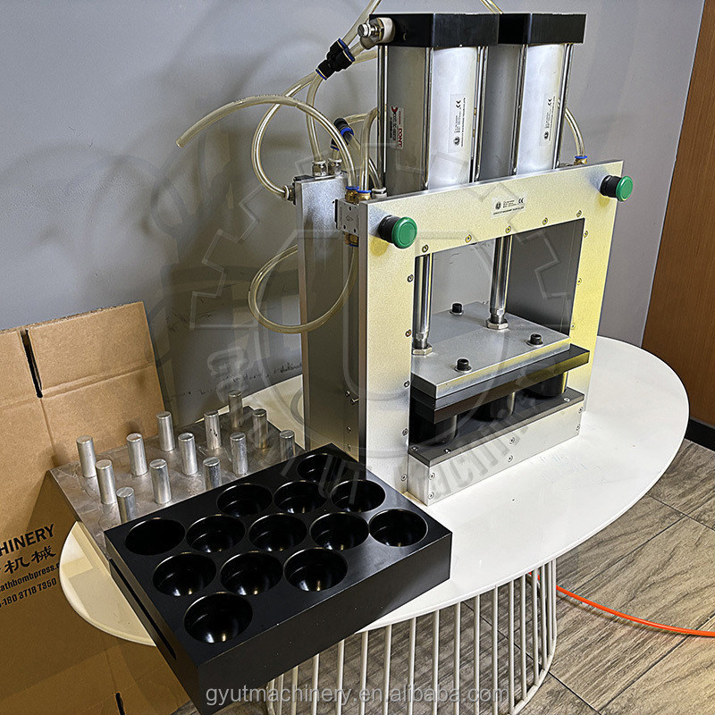 Hohe Produktivität Pneumatische kleine Badeflaschenmaschine mit 16-teiligen Formen und erschwinglich