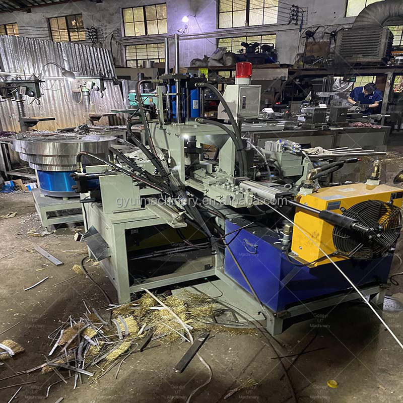 Vollautomatische Maschinen zur Herstellung von Kupferdrahtbürsten mit 2,2 kW-Motor